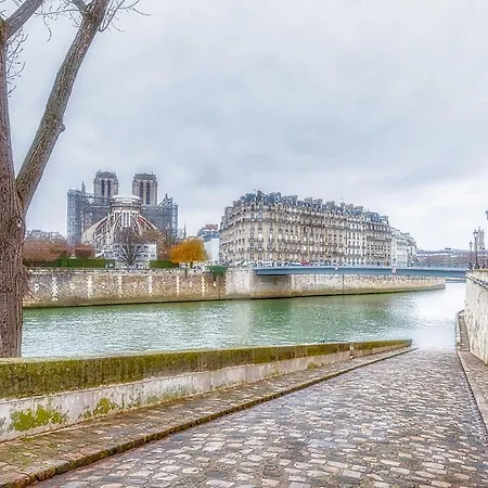Saint-louis By B'your